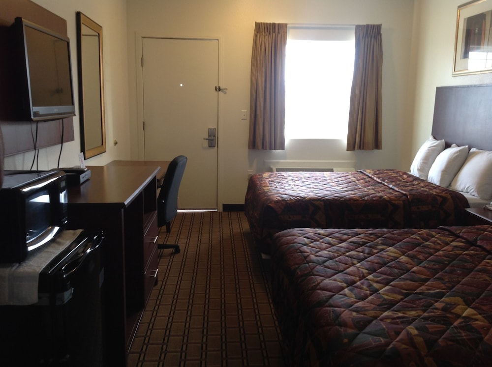 America Inn Suites 18/45