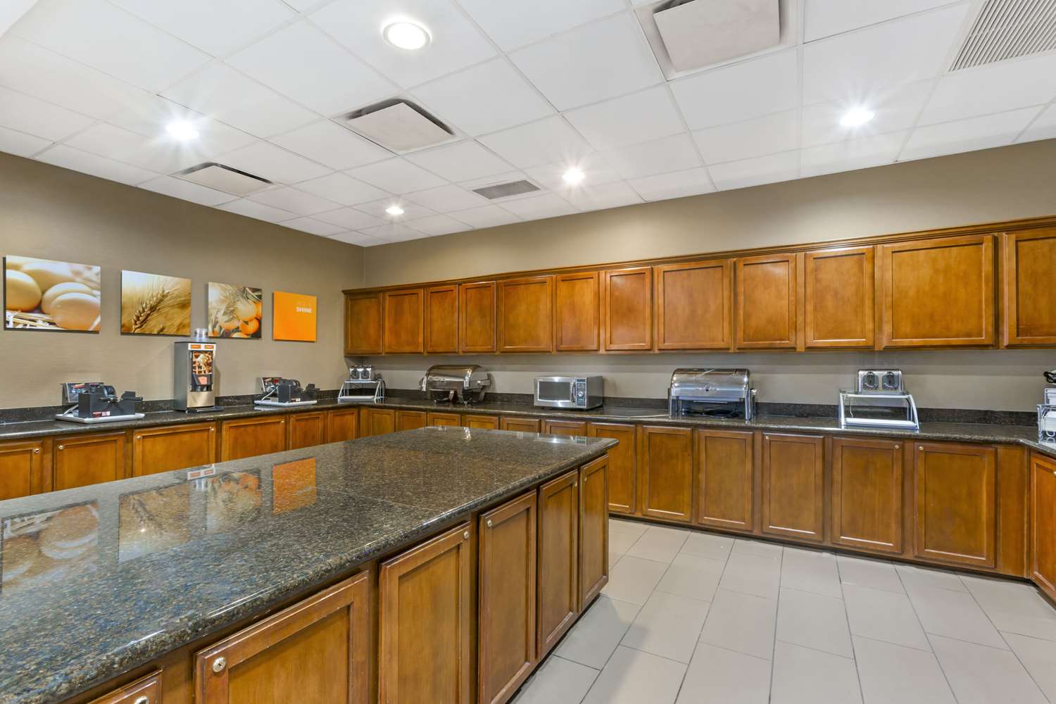 Comfort Suites Glendale State Farm Stadium Area 19/45