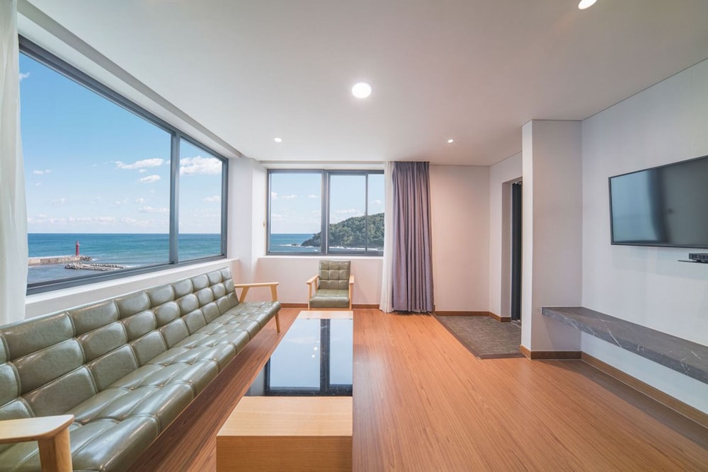 Hotel Two-Y 24/36