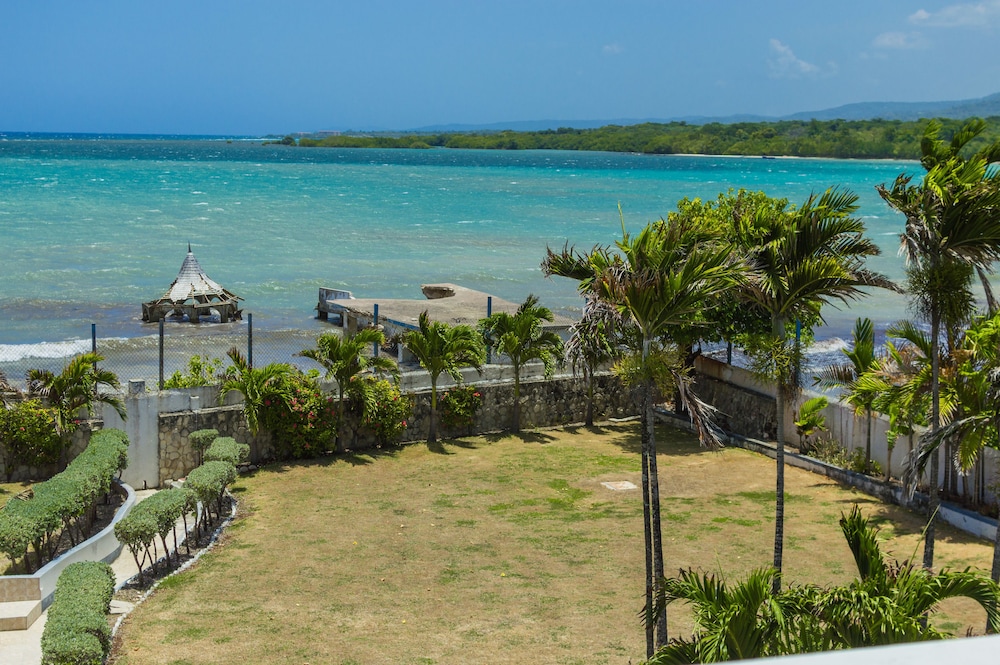 Seacrest Beach Hotel 39/50