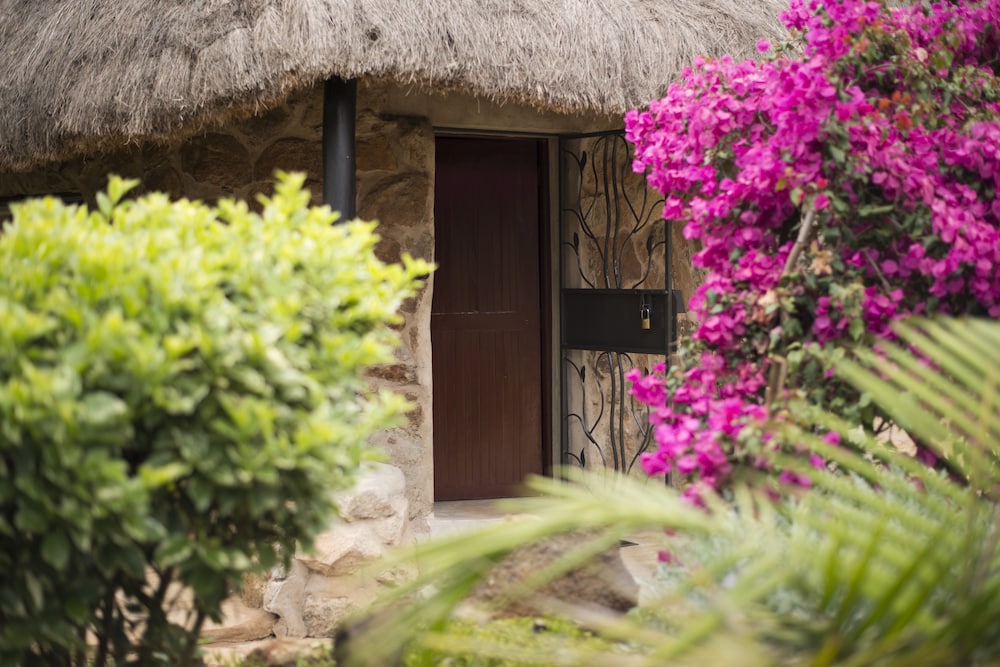 Nyati Hill Cottages 25/33