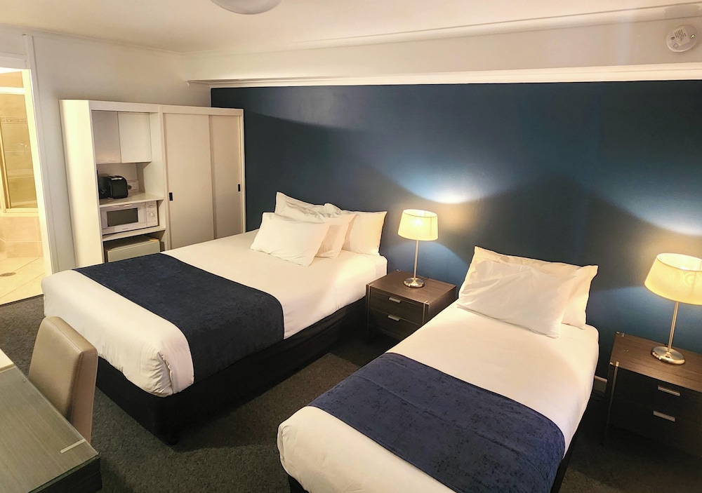 Golden Age Motor Inn Queanbeyan 12/50