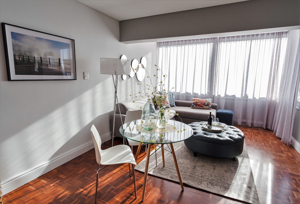 Mouille Point Village 40/50