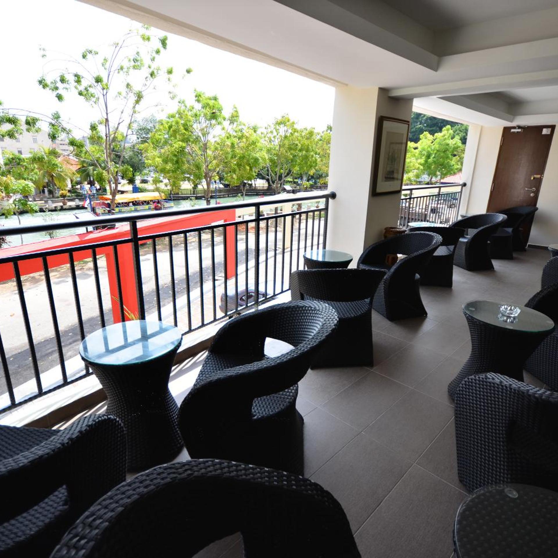 906 Riverside Hotel 28/51