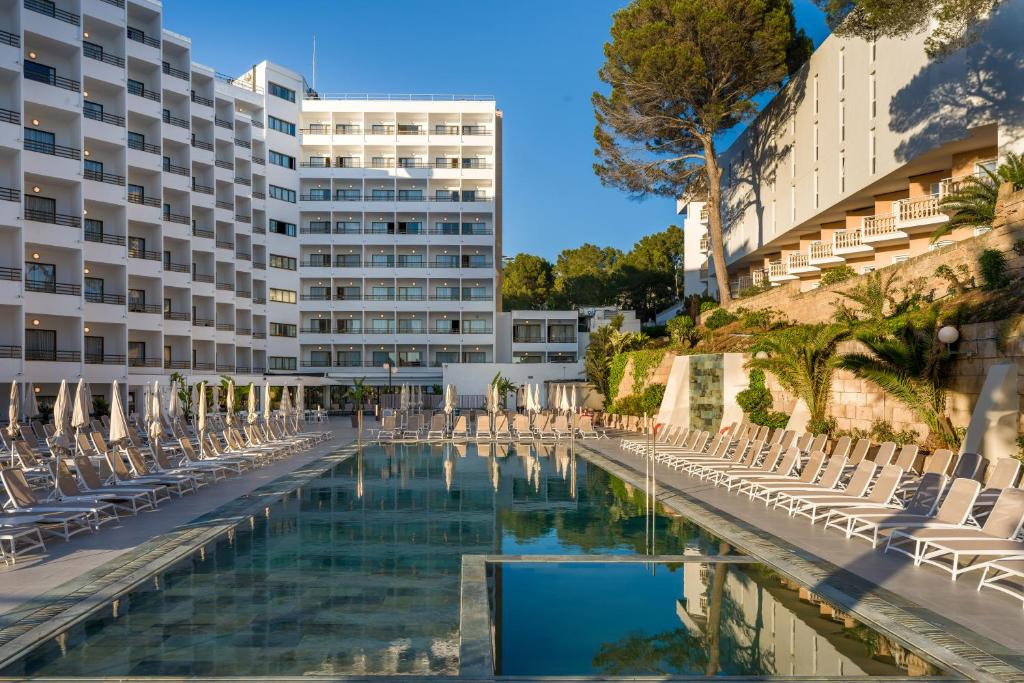Hotel Vibra Beverly Playa in PEGUERA