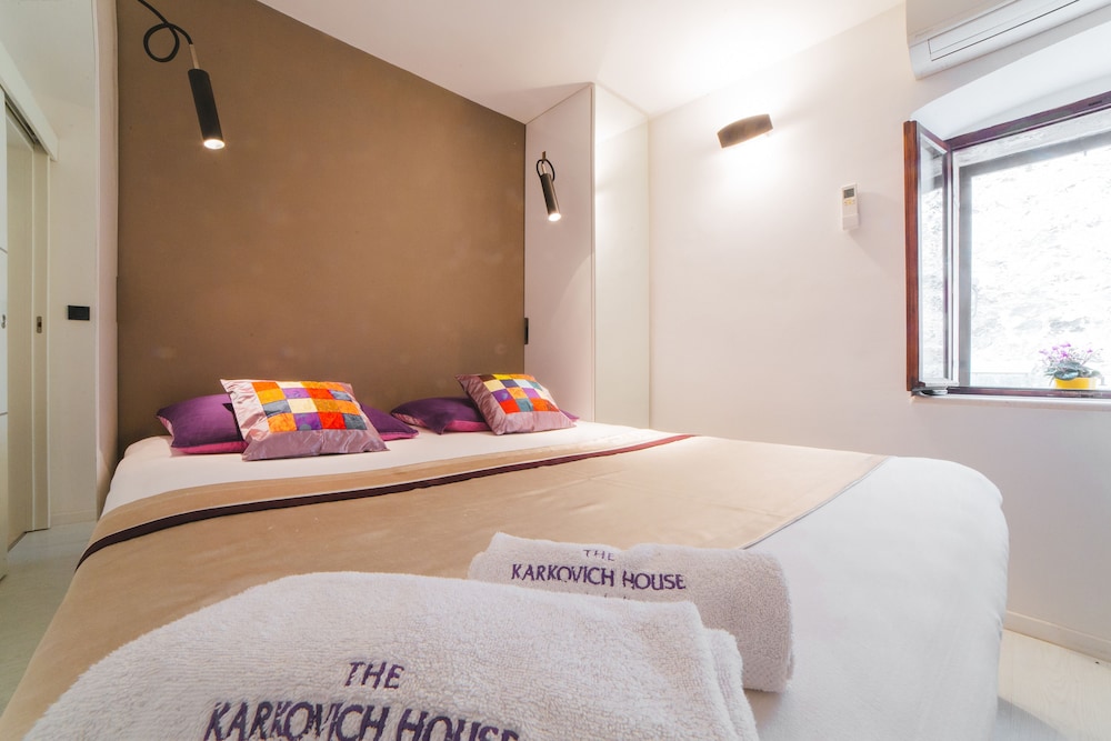 House Karkovich 9/42