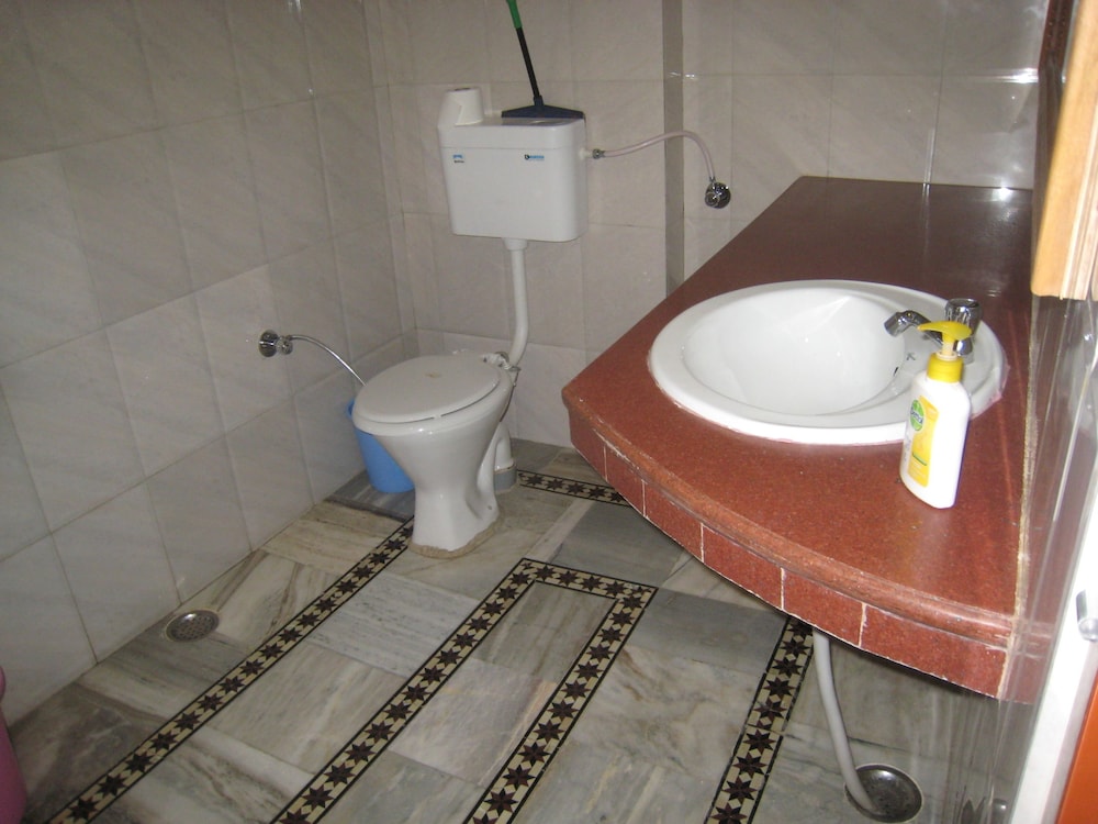 2 BEDROOMS, DELUXE, TWIN BEDS