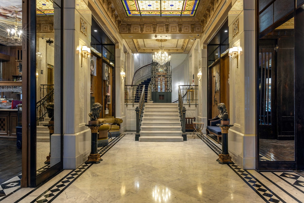 Palazzo Donizetti Istanbul, Tapestry Collection by Hilton 8/75