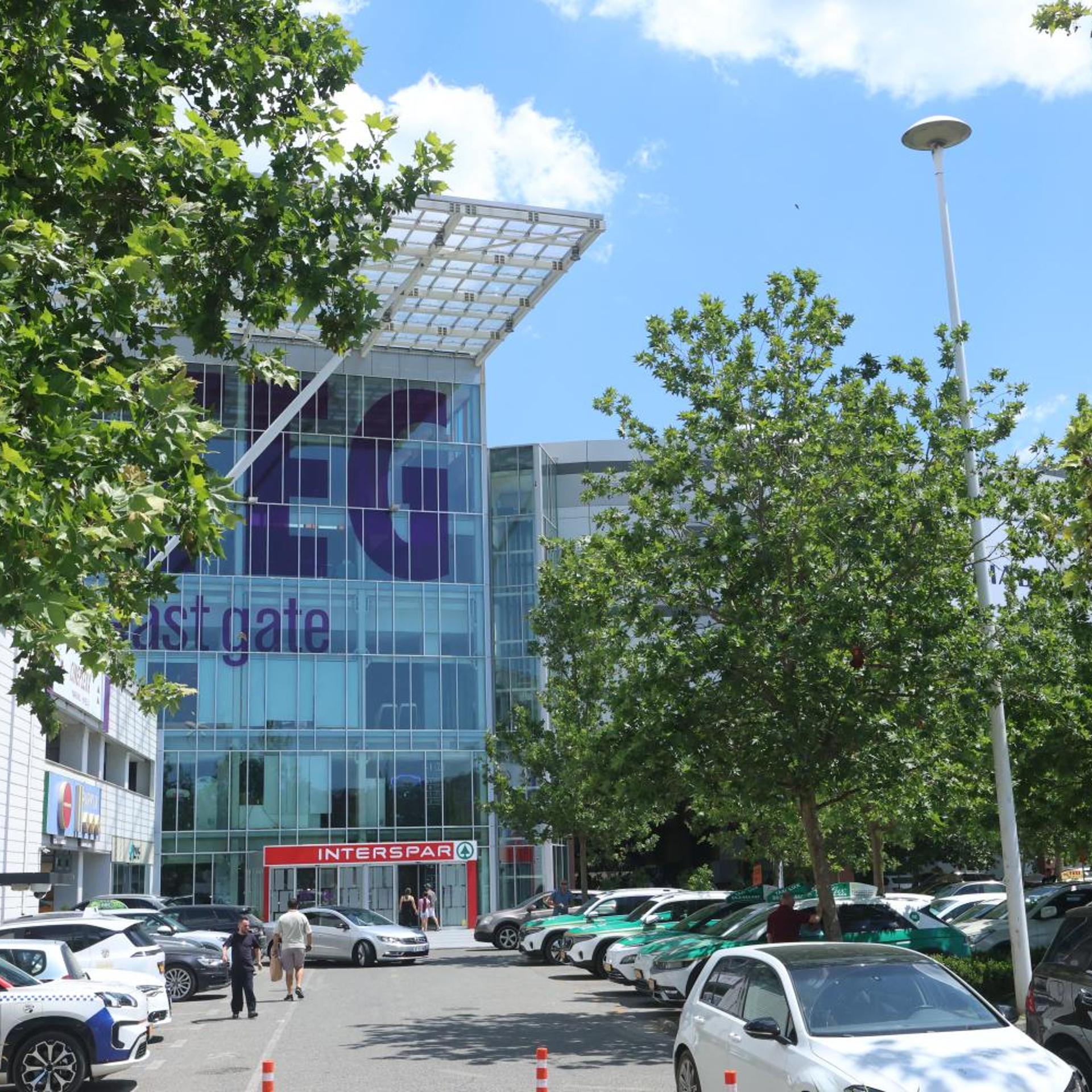 Metro Hotel Terminal 52/62