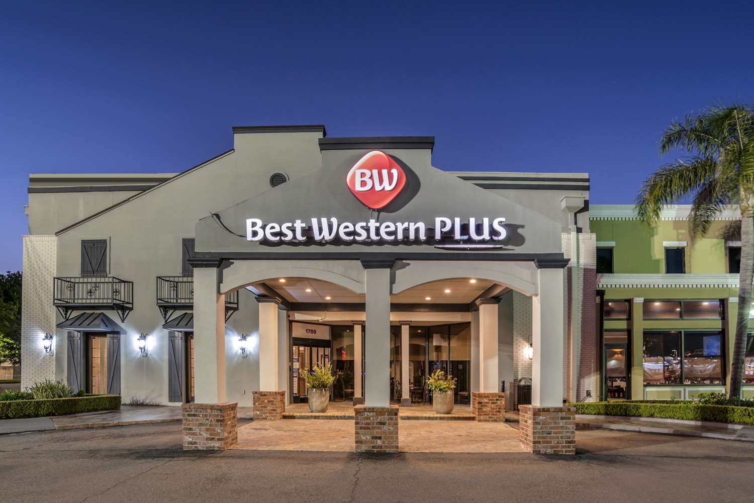 BEST WESTERN PLUS WESTBANK 2/50