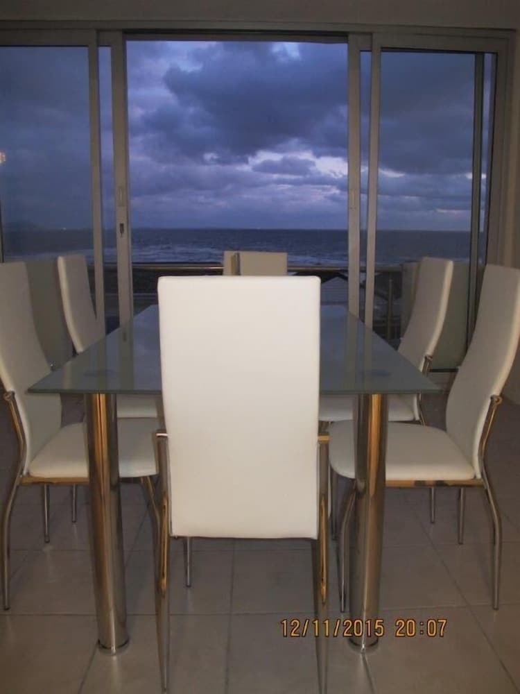 Ocean Edge Apartments 12/22