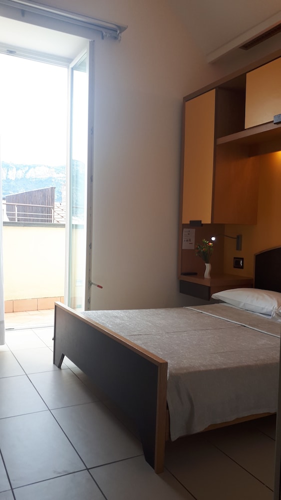 SEVEN HOSTEL 17/57
