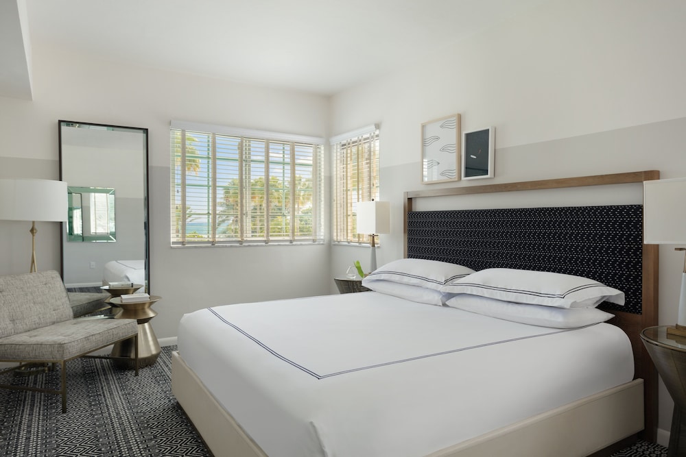 Kimpton Surfcomber Hotel 31/80