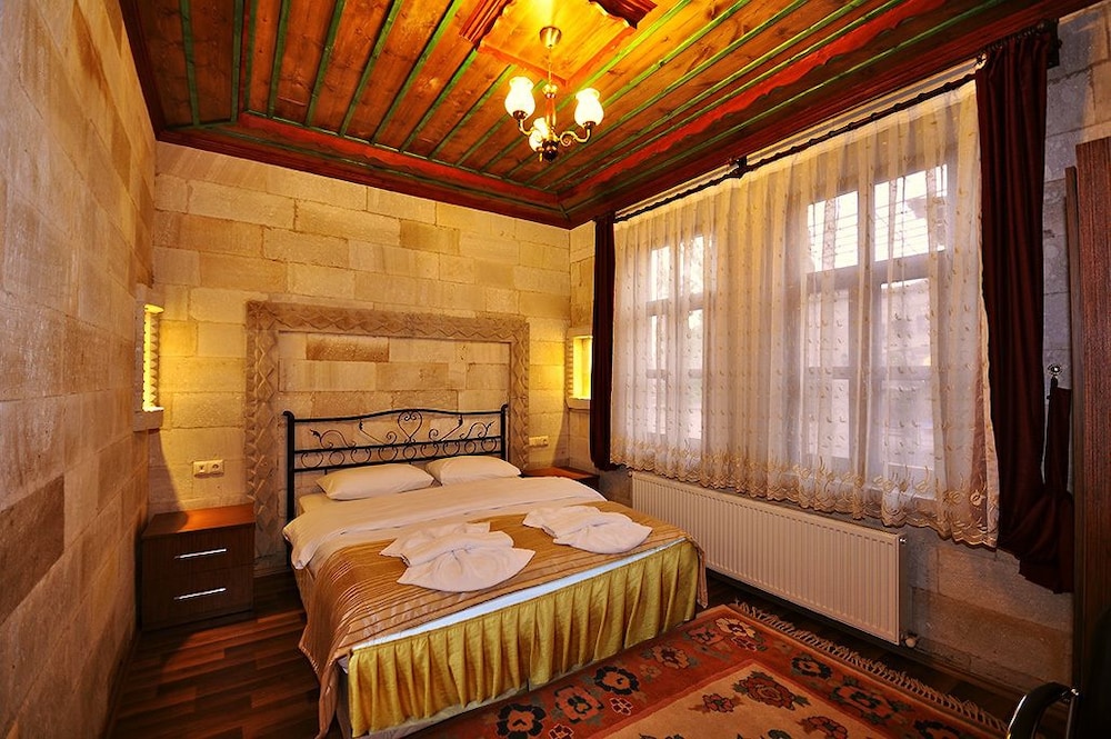 Cappadocia Stone Palace 13/43