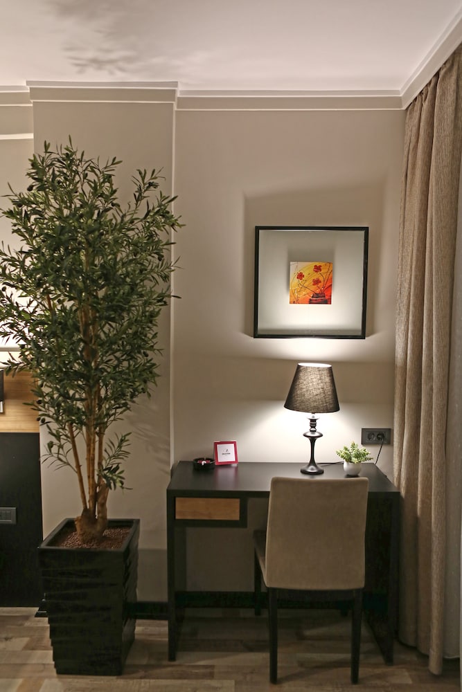 KALEVERA HOTEL 19/25