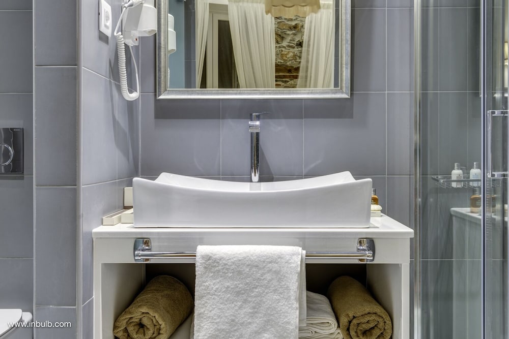 1844 Suites 60/61