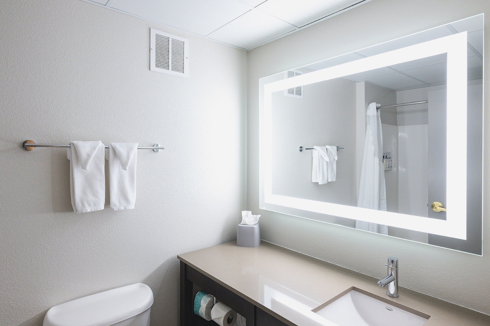 جناح بسريرين كوين بغرفة نوم واحدة، Holiday Inn Express & Suites Marquette, an IHG Hotel 9/10