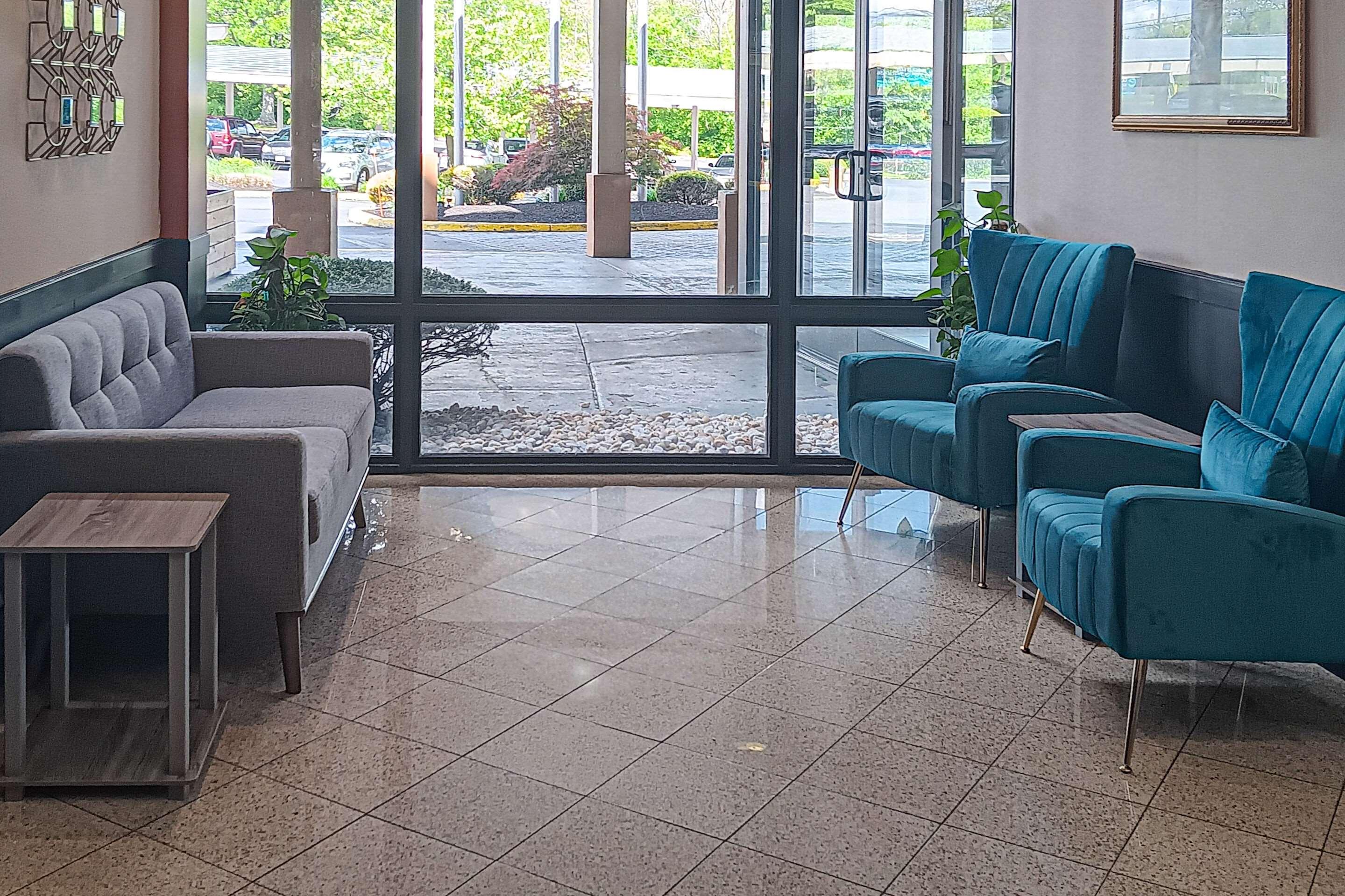 Clarion Hotel & Suites Mount Laurel 6/12