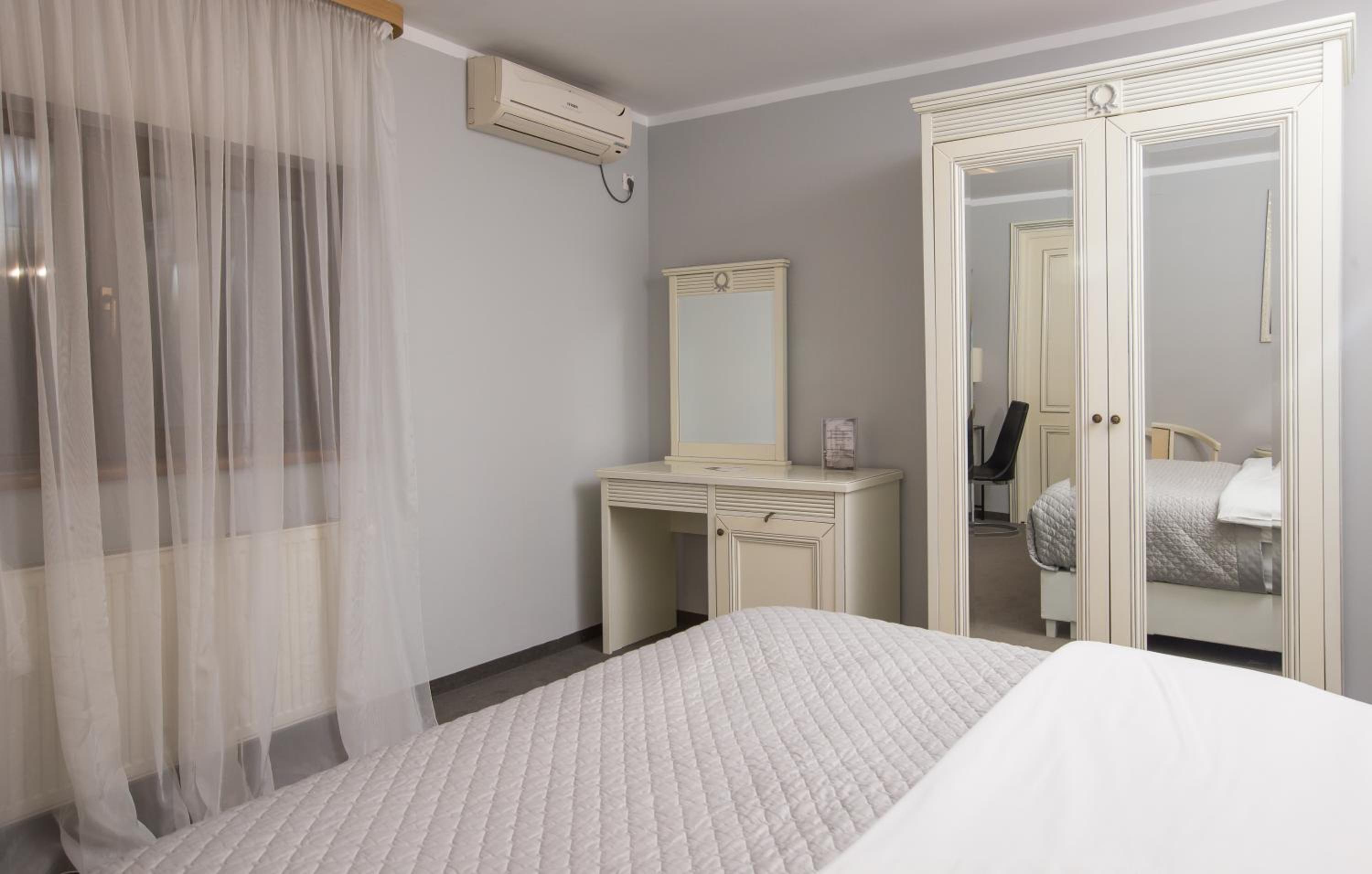 Carol Boutique & SPA ex Vila Cornelia 18/54