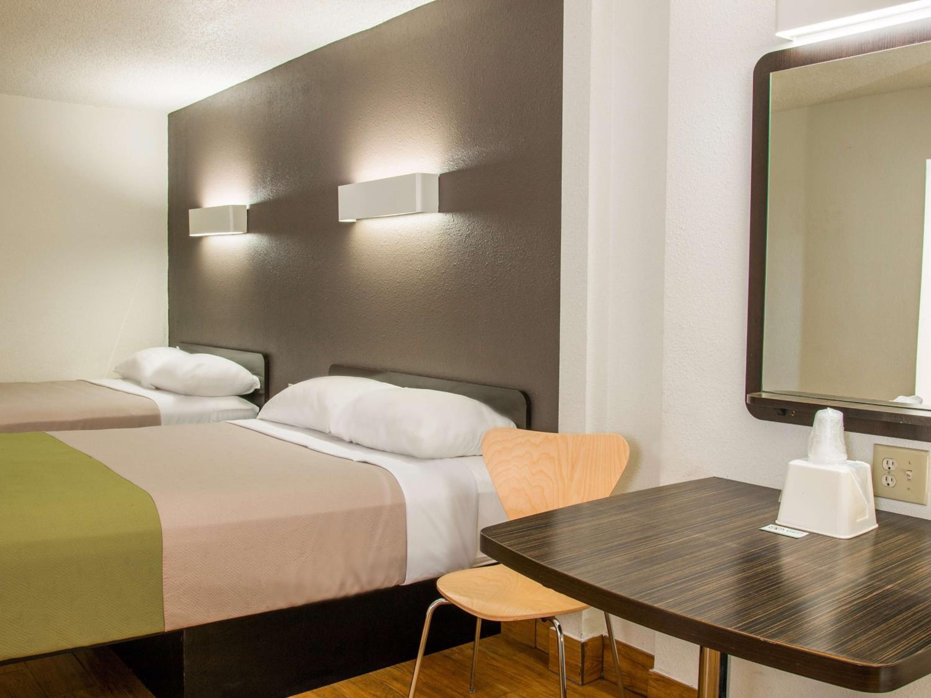 2 Full Beds Non-Smoking, Kitchen