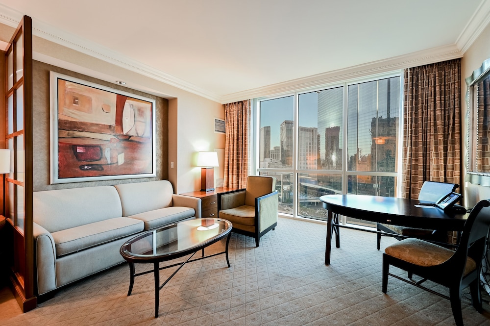 Stripviewsuites At Signature 50/73