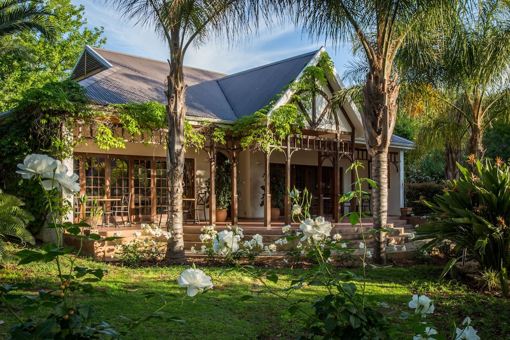HLANGANA LODGE 52/56