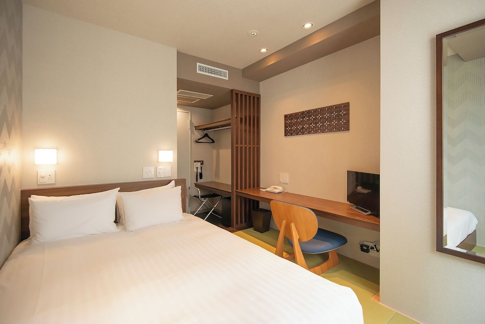 ROOM, SINGLE, DOUBLE BED