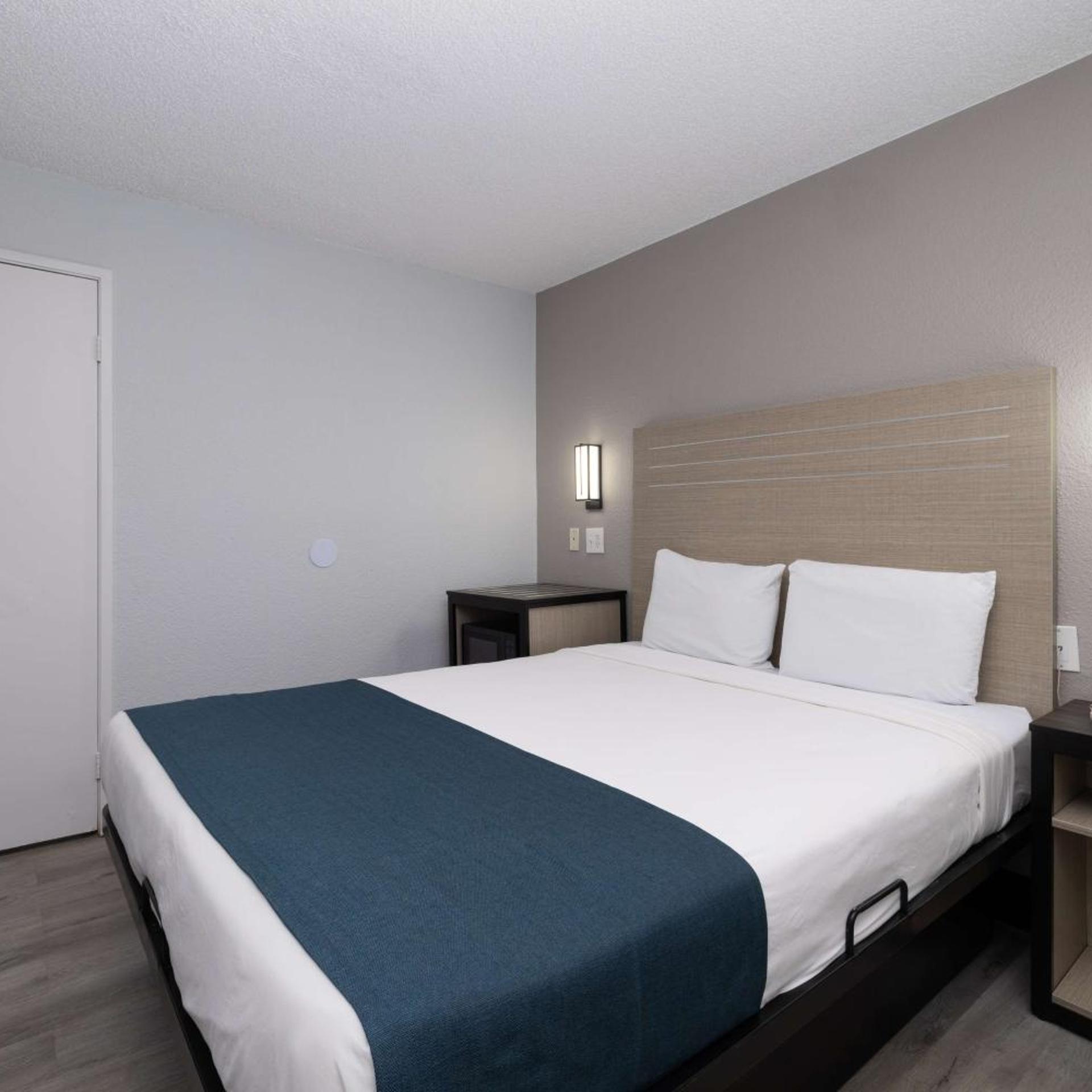 ROOM, DOUBLE BED, ACCESSIBLE