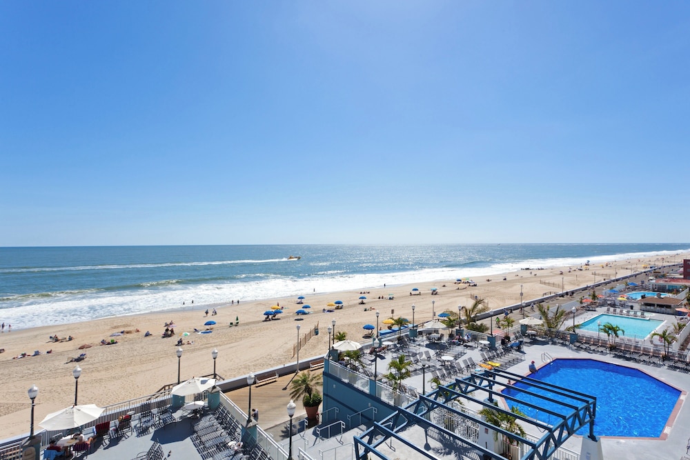 Holiday Inn Hotel And Suites Ocean City 74/78