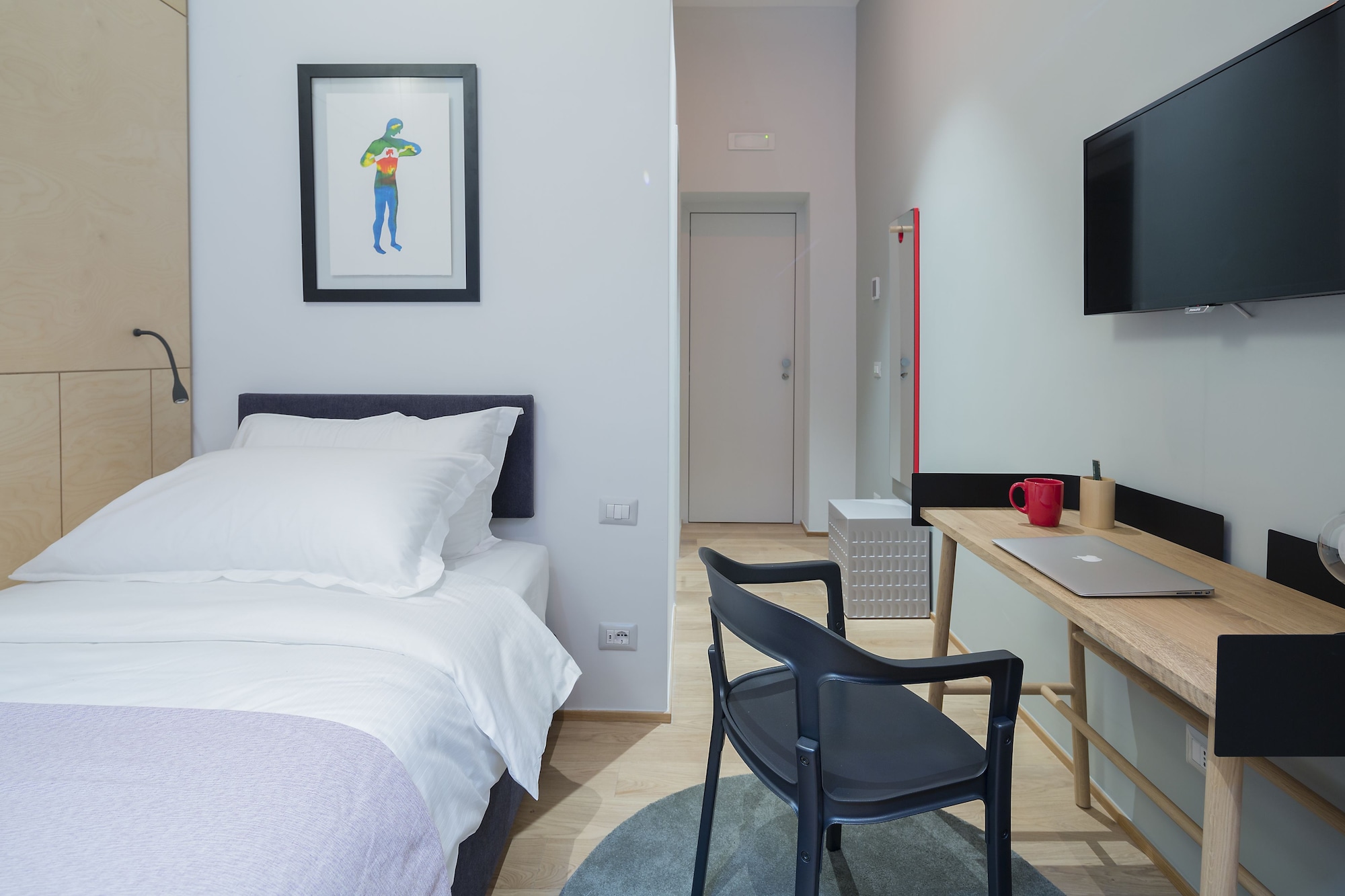 ROOM, SINGLE, CITY VIEW