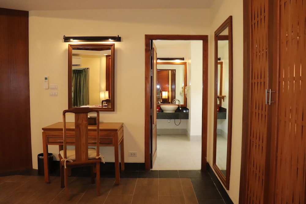 The Sun Club Khao Lak by Katathani 46/63