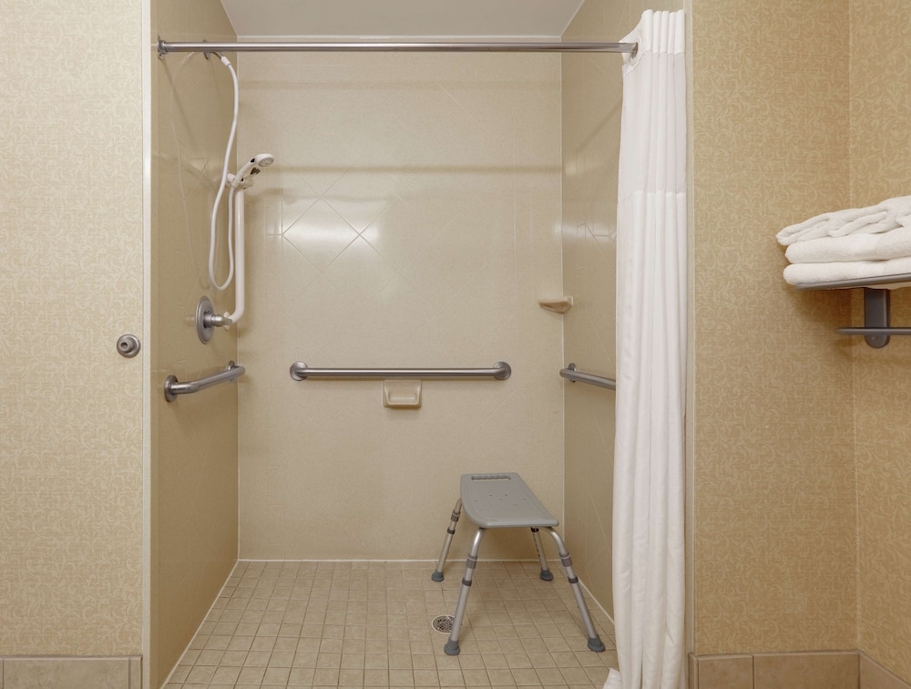 Hampton Inn & Suites Southern Pines-Pinehurst 14/42