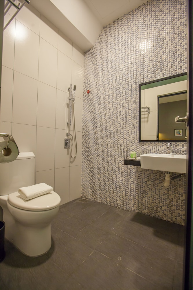 Bzz Hotel 56/61