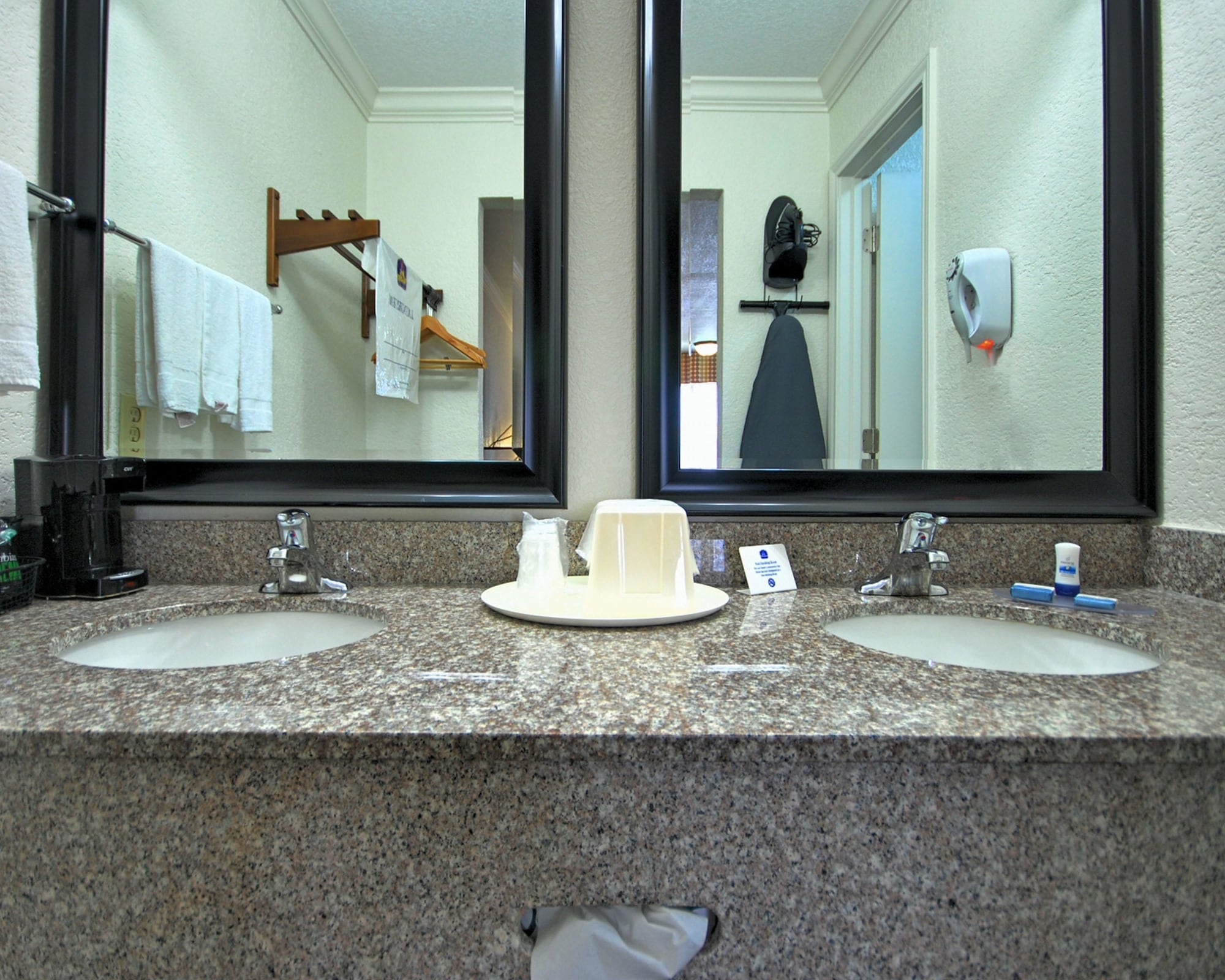 غرفة بسريرين كوين للمدخنين، Americas Best Value Inn Kingsville 7/7
