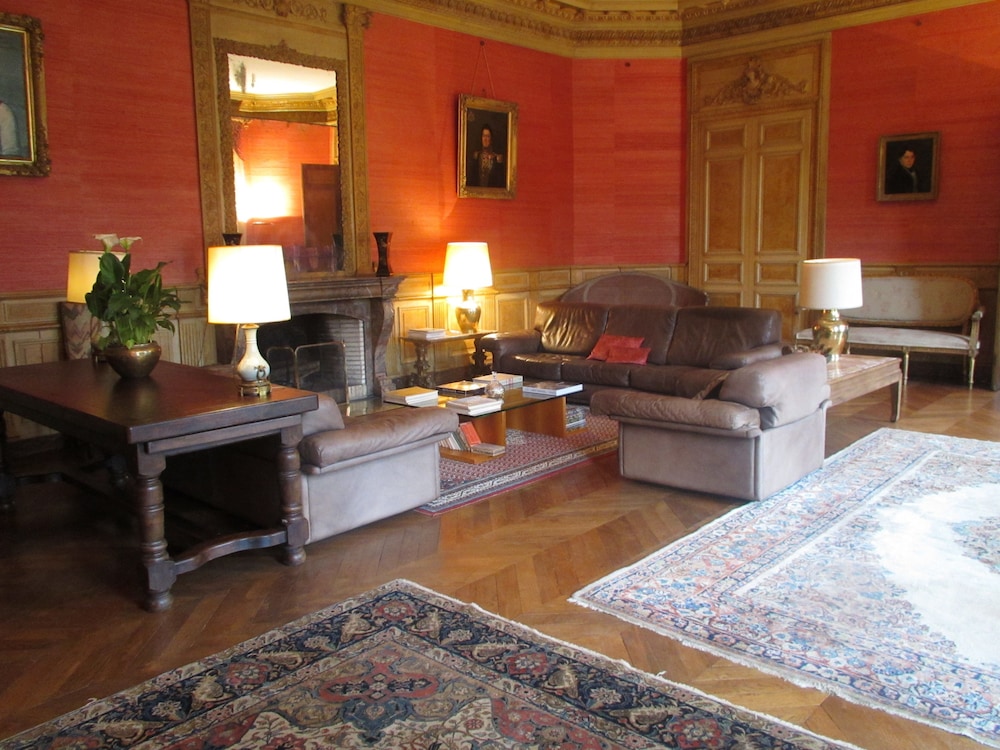 Chateau De Vauloge 15/30