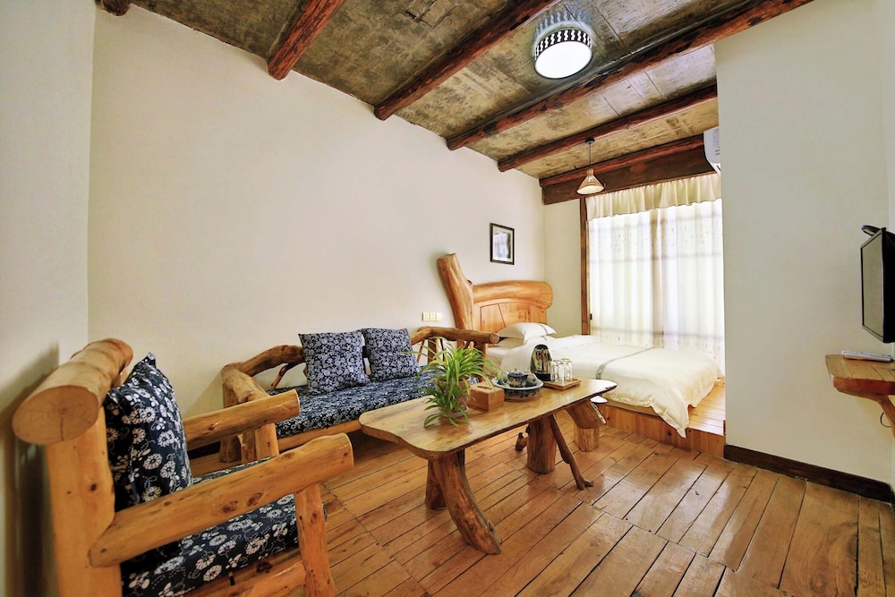 Xiangxi Dreamweaver Inn 32/50