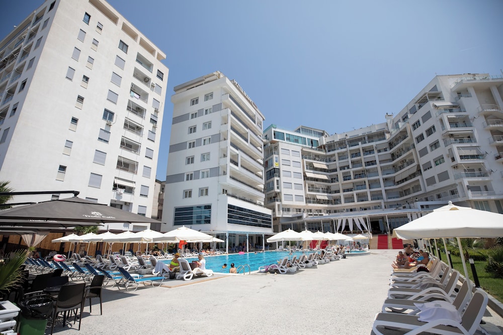 Bleart Hotel 83/92