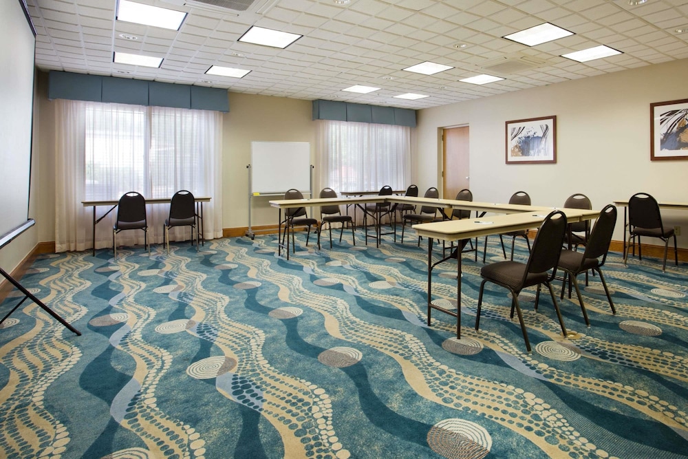 Wingate by Wyndham Raleigh South / Garner 22/31