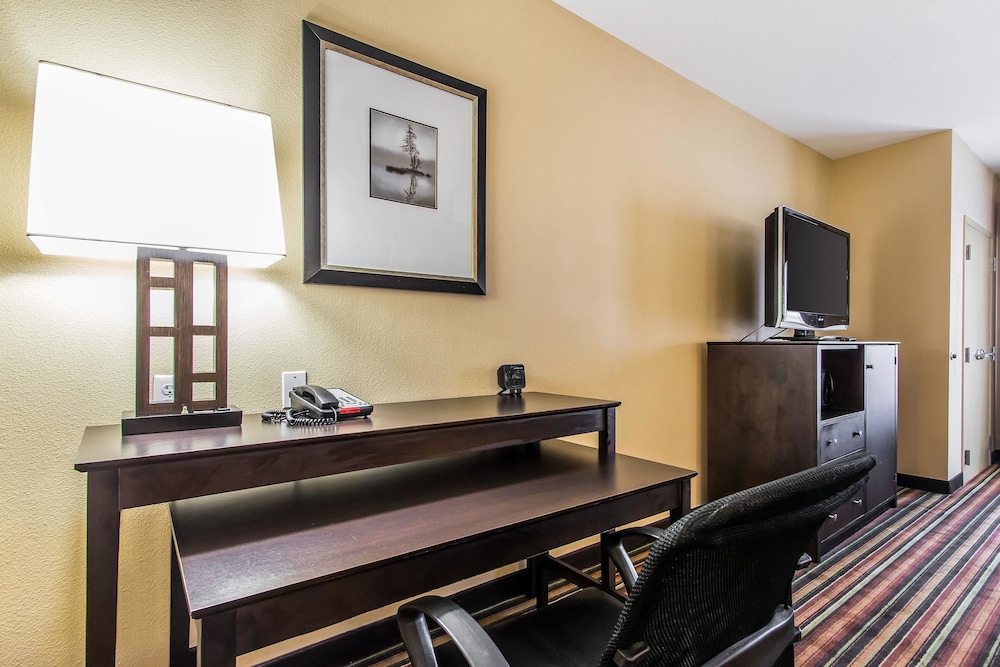Comfort Suites Jackson I-40 40/47