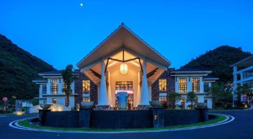 LN DongFang Hot Spring Resort 3/50