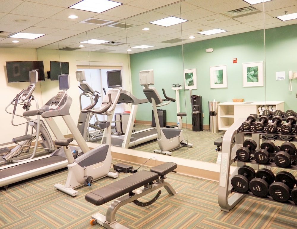 Holiday Inn Express Suites Blackburg University Area 38/74