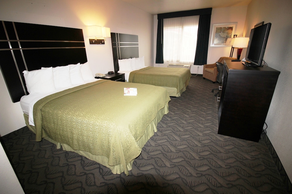 Quality Inn and Suites Airport West 23/57