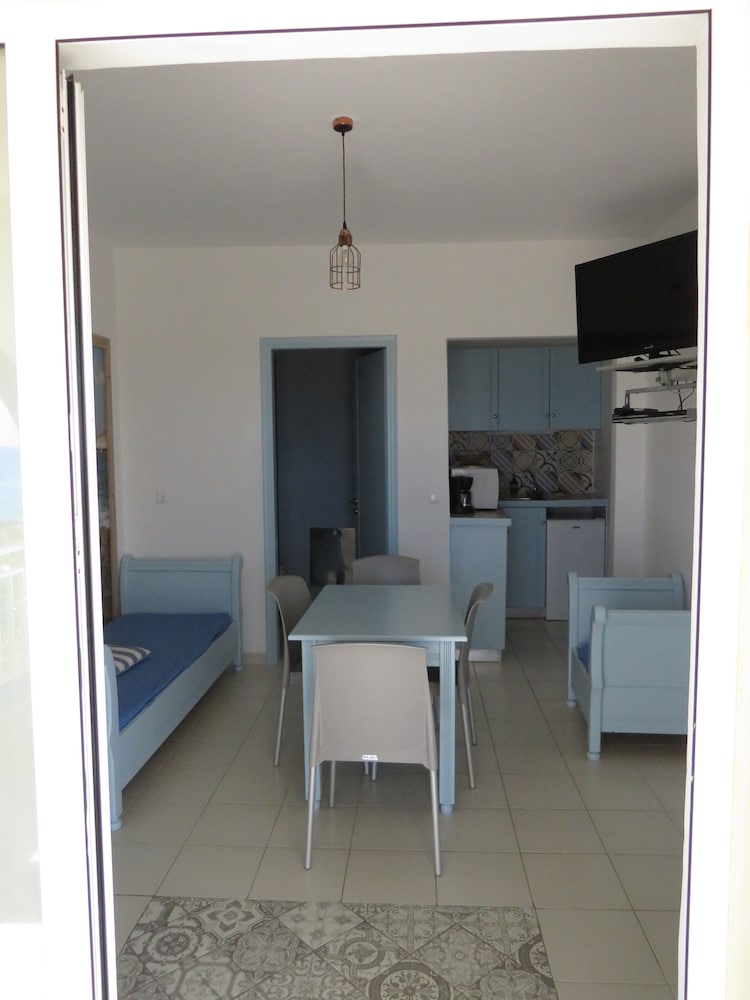 Blue Beach Villas Apartments 46/61