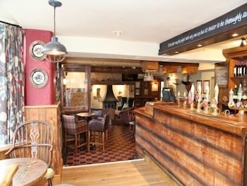 The White Lion Inn 8/48