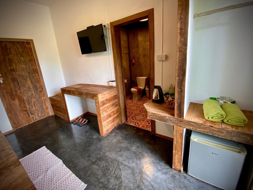 KIRINA RETRO HOUSE 26/34