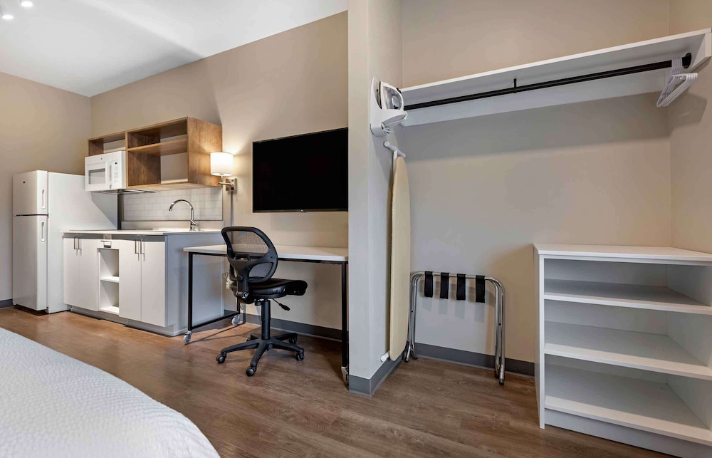 Extended Stay America Premier Suites - Colorado Springs - South 26/33