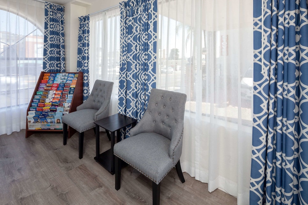 Travelodge By Wyndham Harbor City 24/29