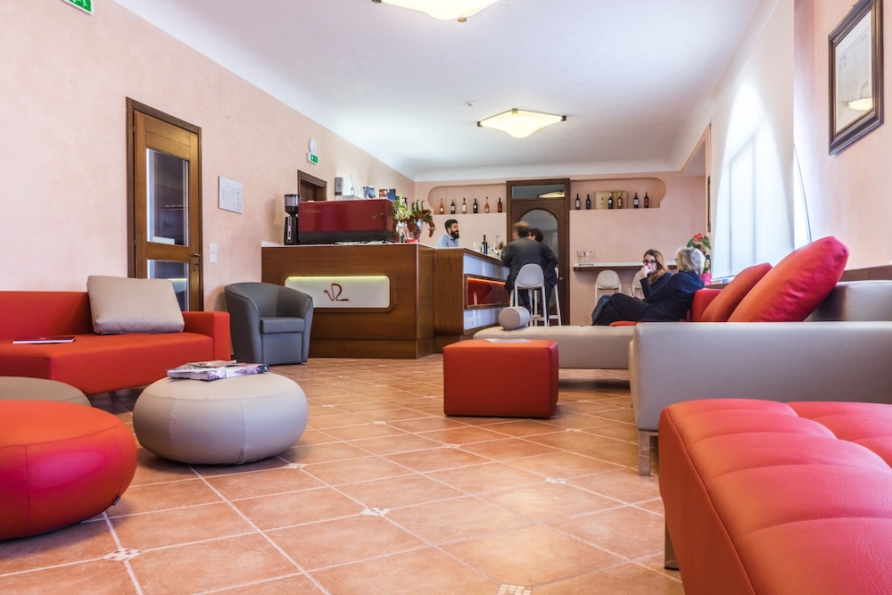 Villa Donna Lisa Wine Hotel 56/78
