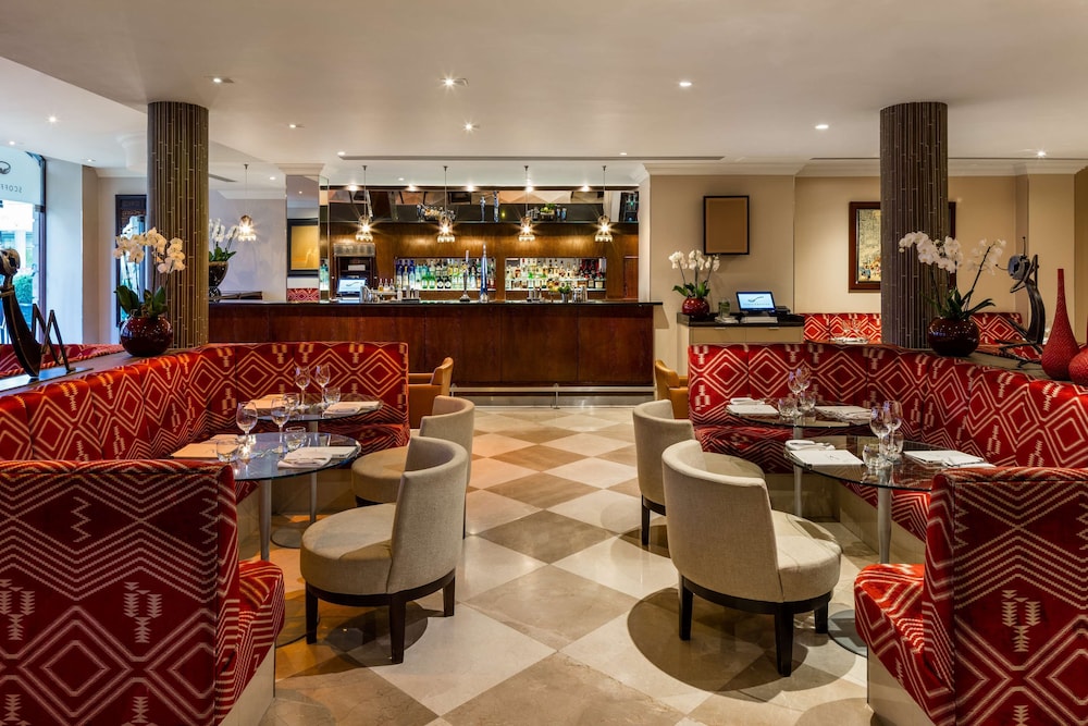 Radisson Blu Hotel, London Tottenham Court Road 35/49