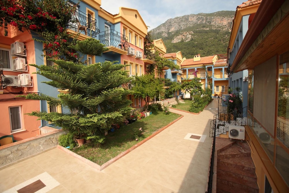 Turk Hotel 35/46